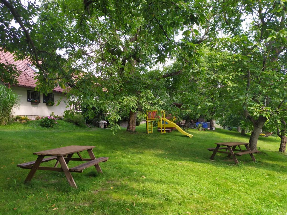 Ubytovani V Ceskem Raji Hotel Holin ภายนอก รูปภาพ